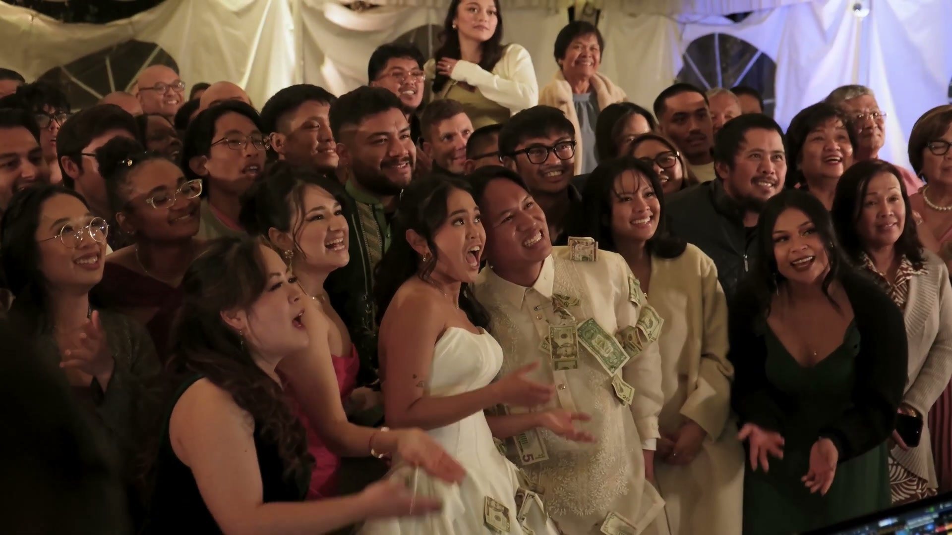 Packed dance floor at a Twin Oaks House and Gardens wedding reception